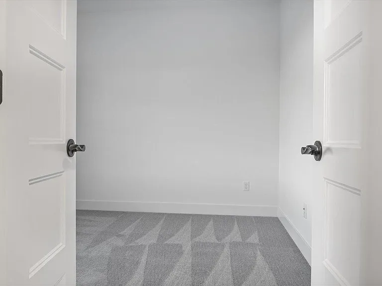 1627 Duncannon Dr — Photo 18
