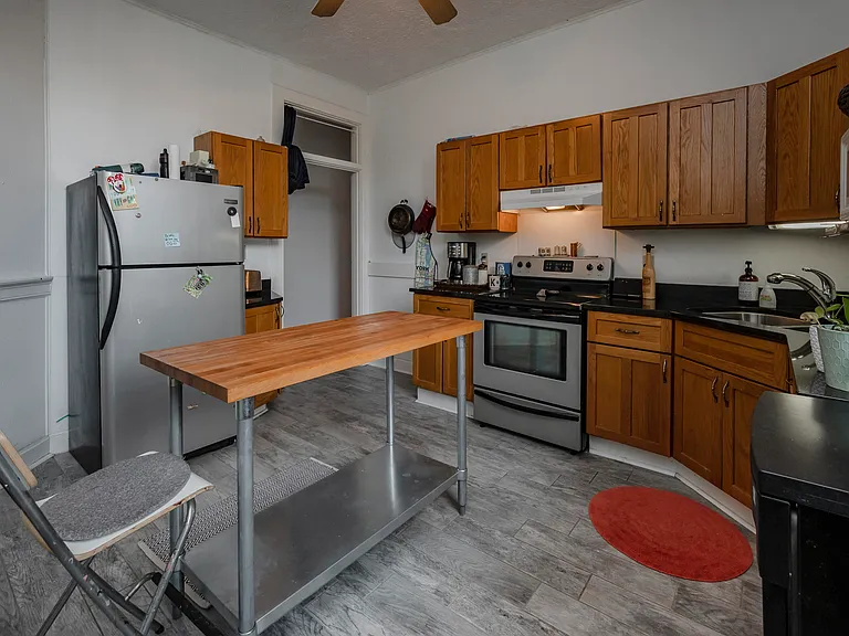 25 Hampton Ct #7 — Photo 49