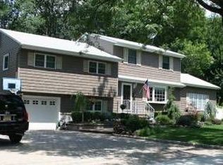 455 Arthur Ter, Paramus, NJ 07652