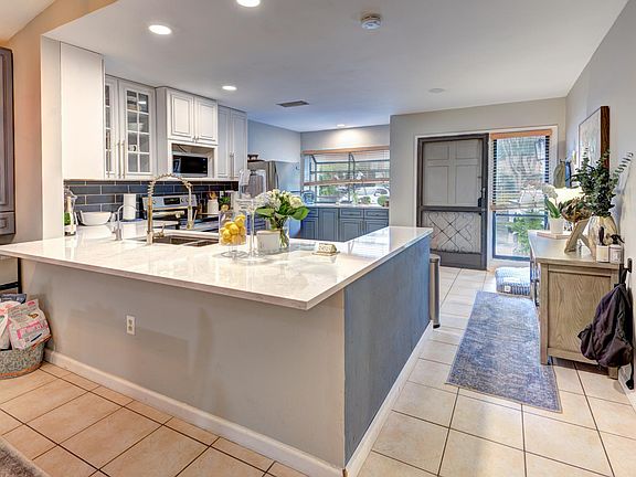 2nd image of 4331 Palm Forest Dr N
