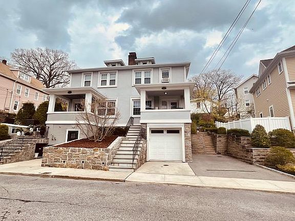 5th image of 144 Wallace St #1