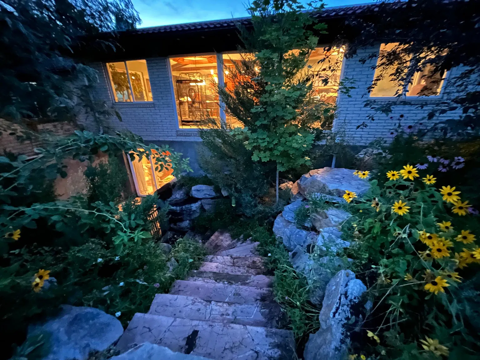 2174 E Pheasant Way — Photo 2