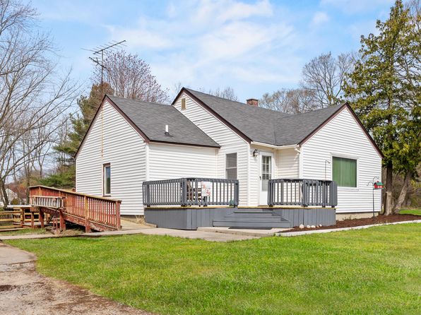 18125 174th Ave, Spring Lake, MI 49456