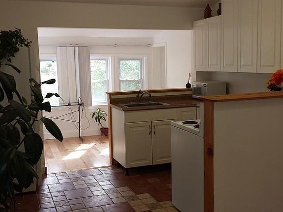 5th image of 52 Essex St