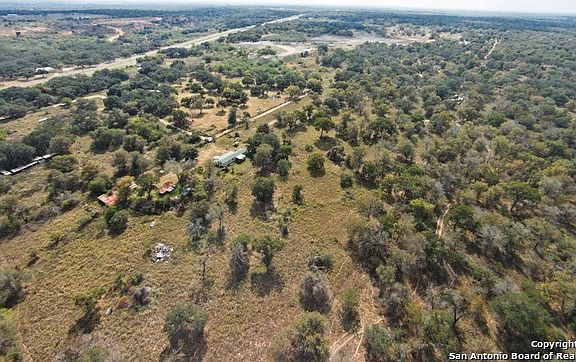 5th image of 21883 S. Hwy 281