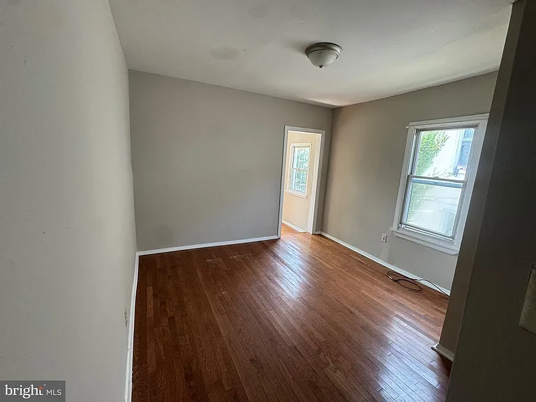 922 Maryland Ave — Photo 4