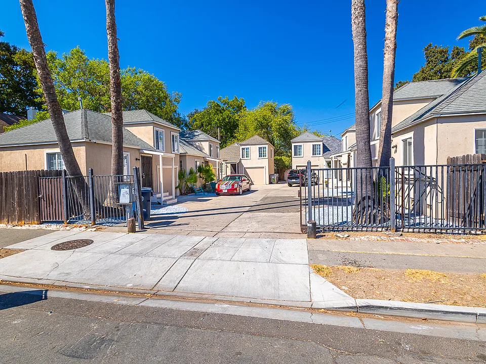 1911 El Monte Ave #3