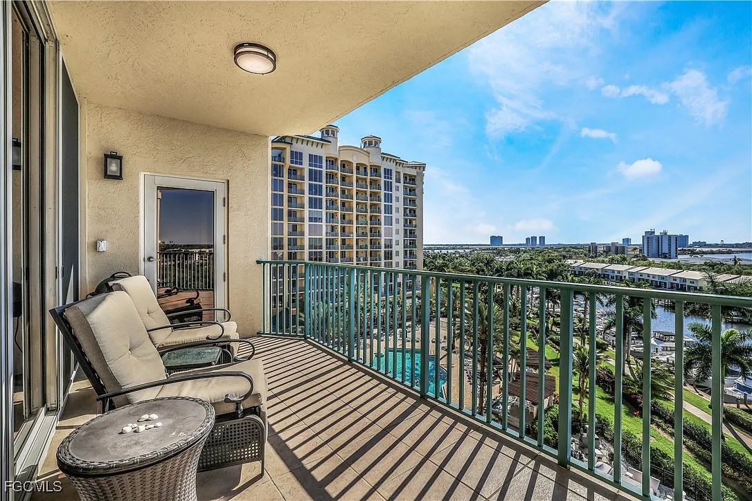3 bed, 2.5 bath, 2188 sqft, $4,000 — Photo 1