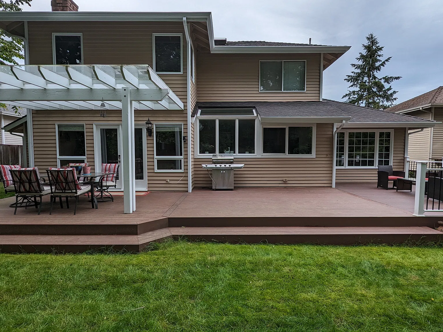 4 bed, 2.5 bath, 2240 sqft, $5,000 — Photo 3