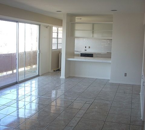 5th image of 902 Ohio Ave #A