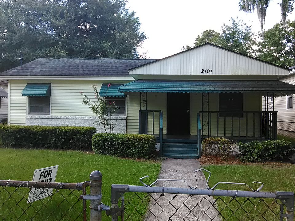 2101 IOWA STREET