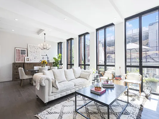 Sold by Sotheby's International Realty | media 3