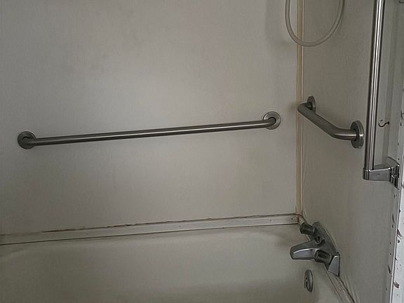 4th image of 1256 SE 9th Ave