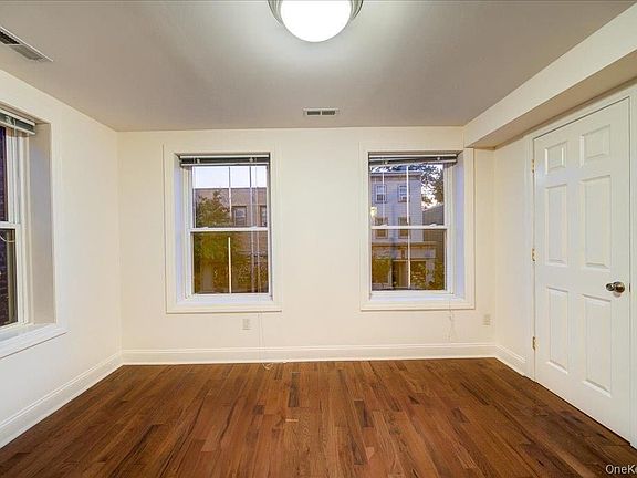 4th image of 308 Main St APT 2