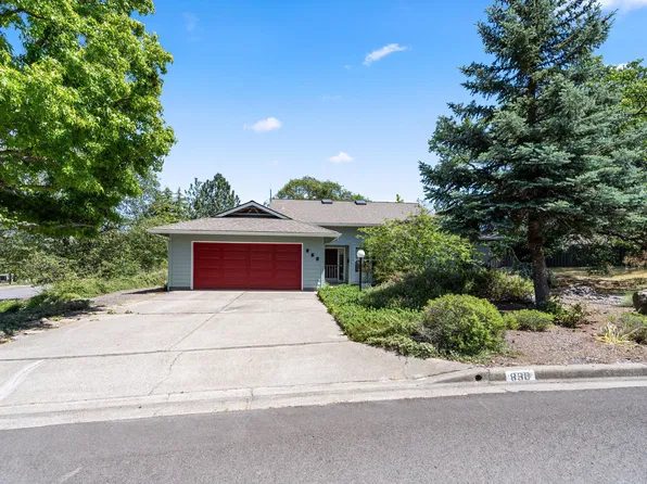 890 Twin Pines Cir, Ashland, OR 97520