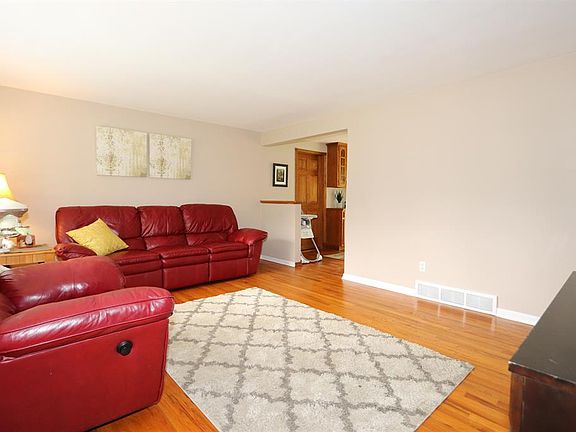 4th image of 3836 Crescent Dr