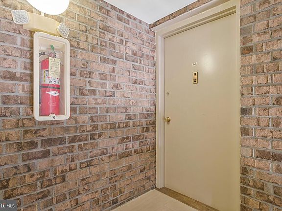 2nd image of 1 Silverwood Cir APT 10