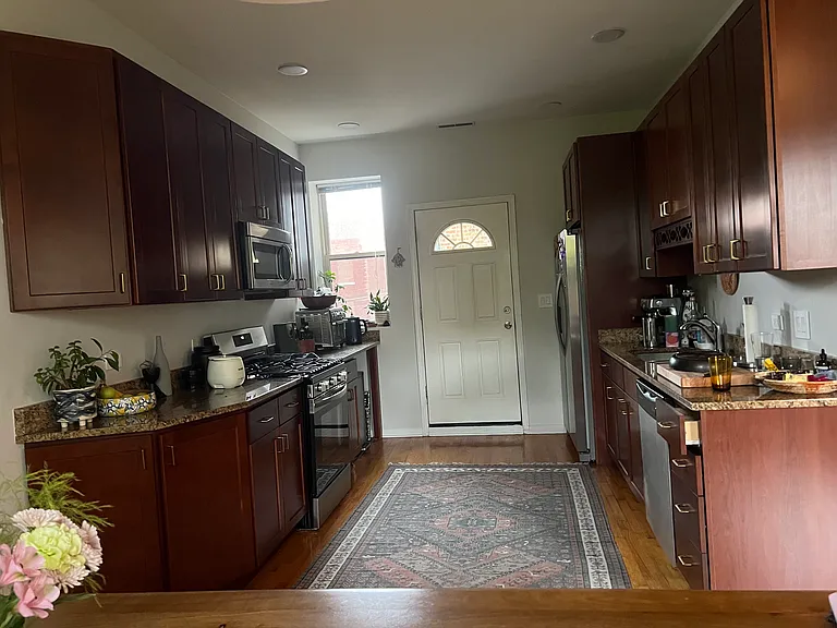 1633 W Farwell Ave #3N — Photo 3