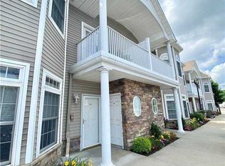 42 Jacqueline Way, North Babylon, NY 11703