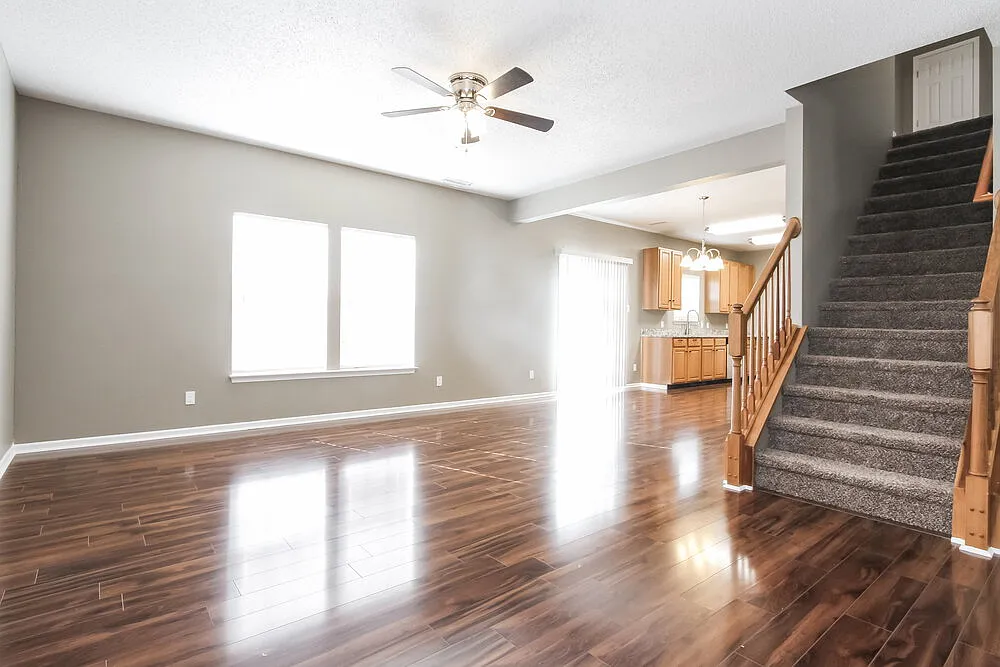 4 bed, 2.5 bath, 2724 sqft, $3,490 — Photo 3