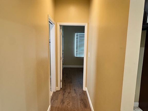 5th image of 826 E 9th St APT C