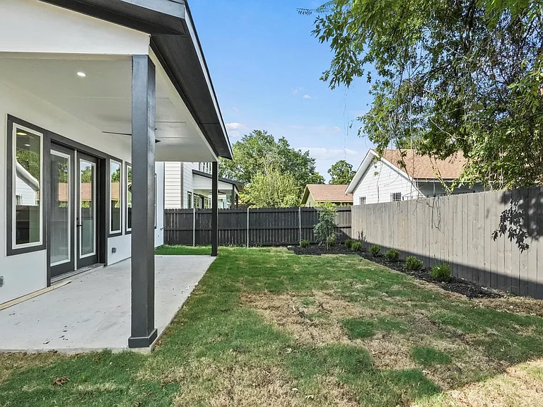 3424 Ladd St — Photo 17