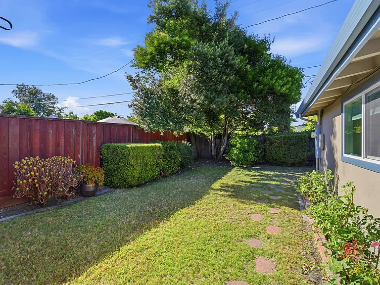 1265 Prescott Ave — Photo 34