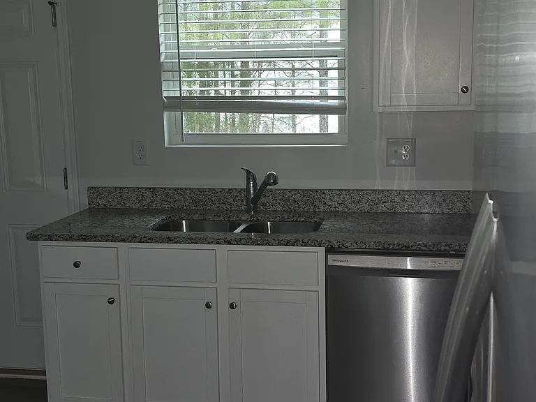1814 Carrington Dr — Photo 7