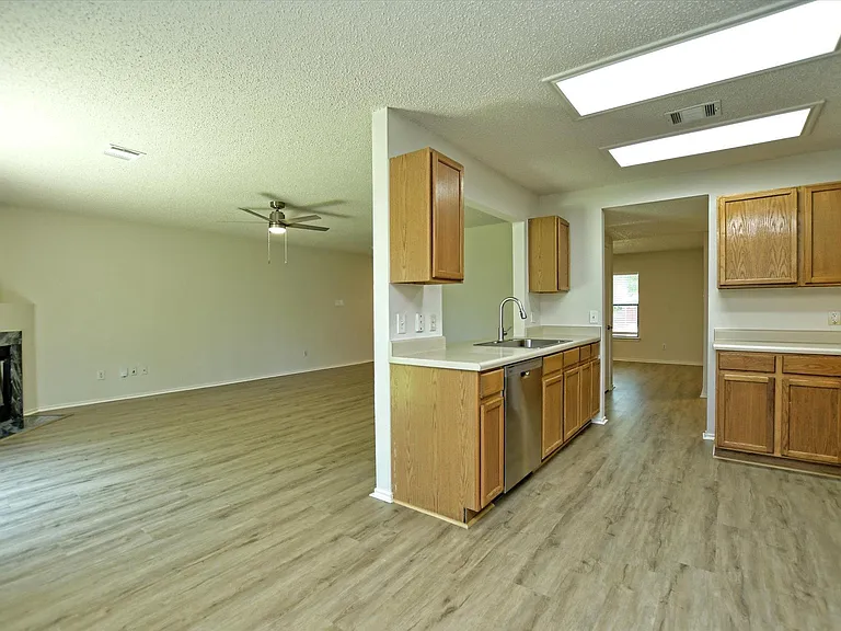 1201 Pike Path — Photo 8