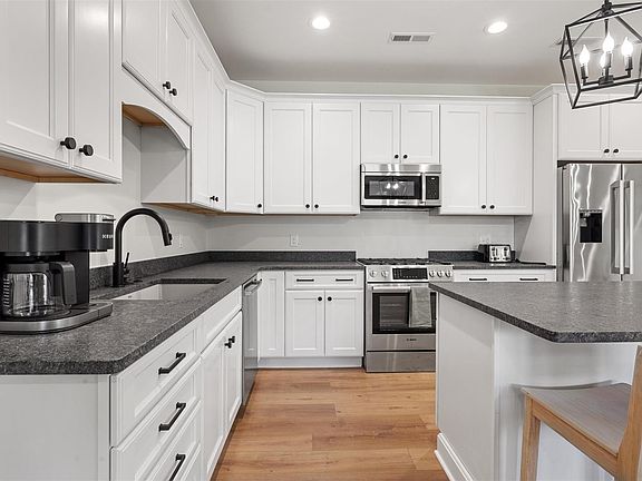 4th image of 798 Eagle Rest Dr #1-C