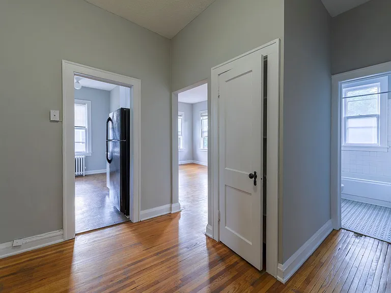 1435 Washington St NE — Photo 8