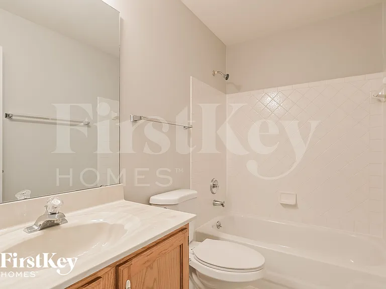 3891 Cambridge Crossing Dr — Photo 13