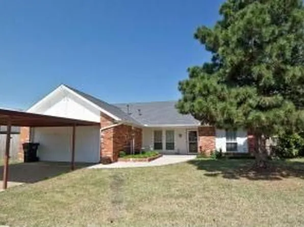 1505 Smoking Tree St, Moore, OK 73160