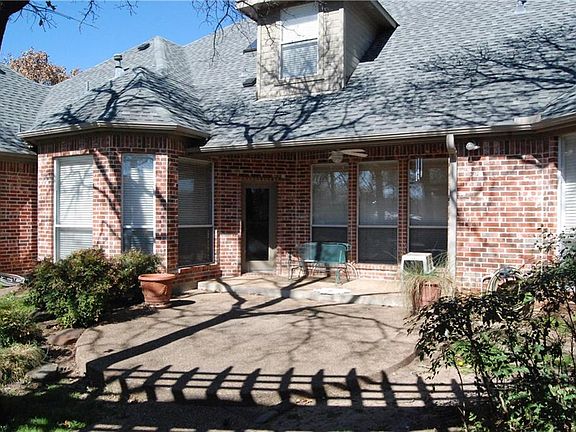 3rd image of 7404 Woodhaven Dr