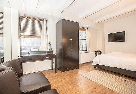 5th image of 150 W 51st St #808D