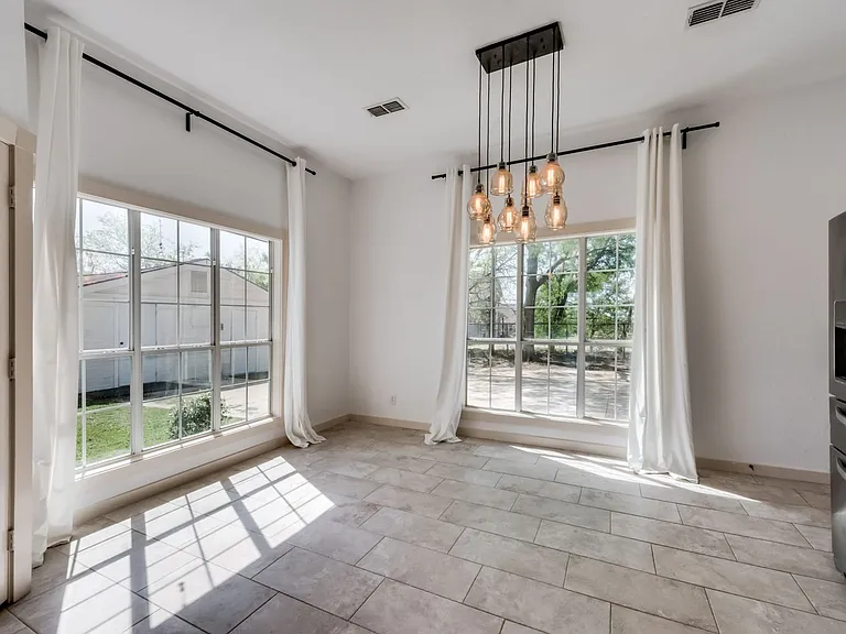 5893 FM 1827 — Photo 4