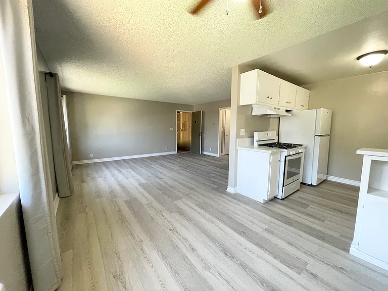 448 Terry Way #D — Photo 8