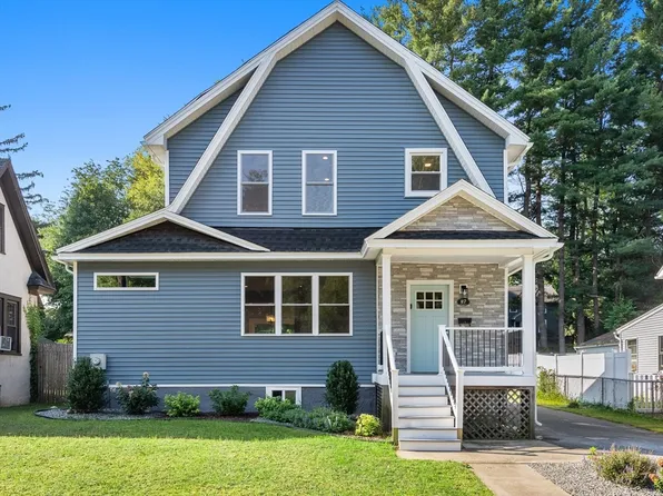 27 Edgewood Ave, Longmeadow, MA 01106