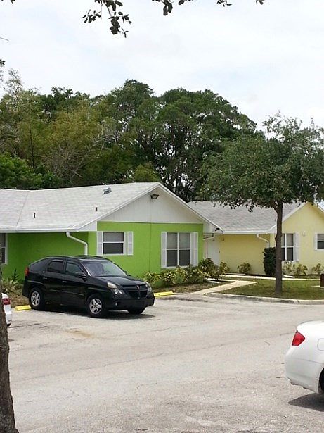 1st image of 1100 SW 4th Ave APT 3A