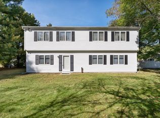 181 Hot Water St, Manorville, NY 11949