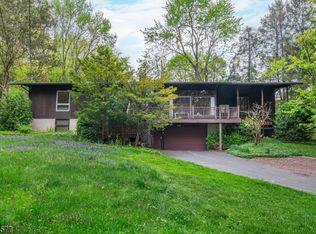 19 Brook Valley Rd, Towaco, NJ 07082