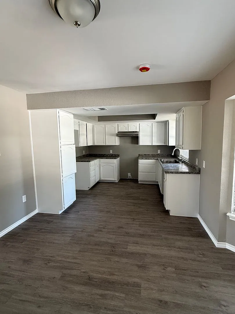House for Rent — Photo 3