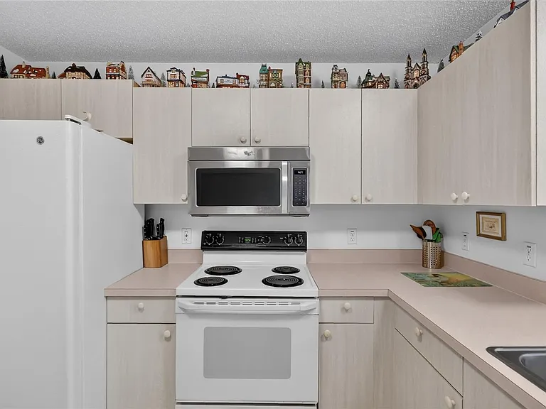 1630 Tampico Pl — Photo 25