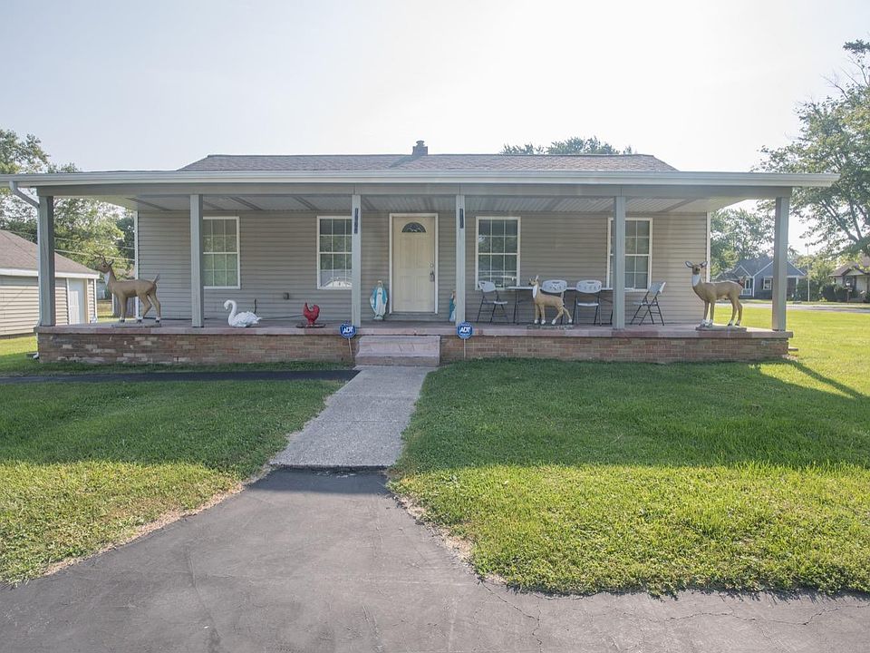1st image of 1120 W 38th Pl