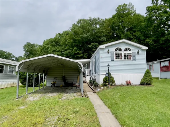 21 Emerald Dr, Grove City, PA 16127