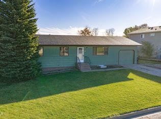 10 Penenah Dr, Bismarck, ND 58504