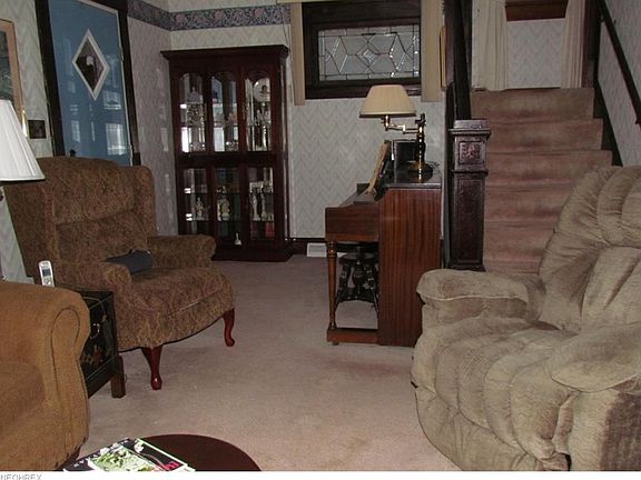 5th image of 17100 Larchwood Ave