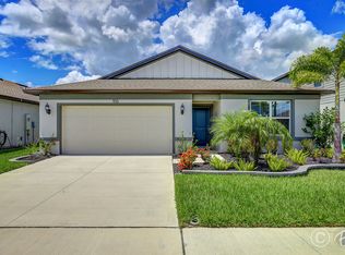 910 Golden Shiner Ave, Ruskin, FL 33570
