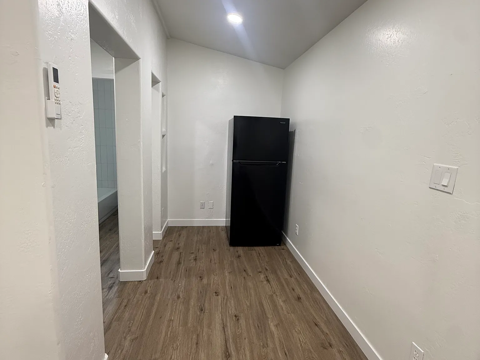 Studio, 450 sqft, $849 — Photo 2