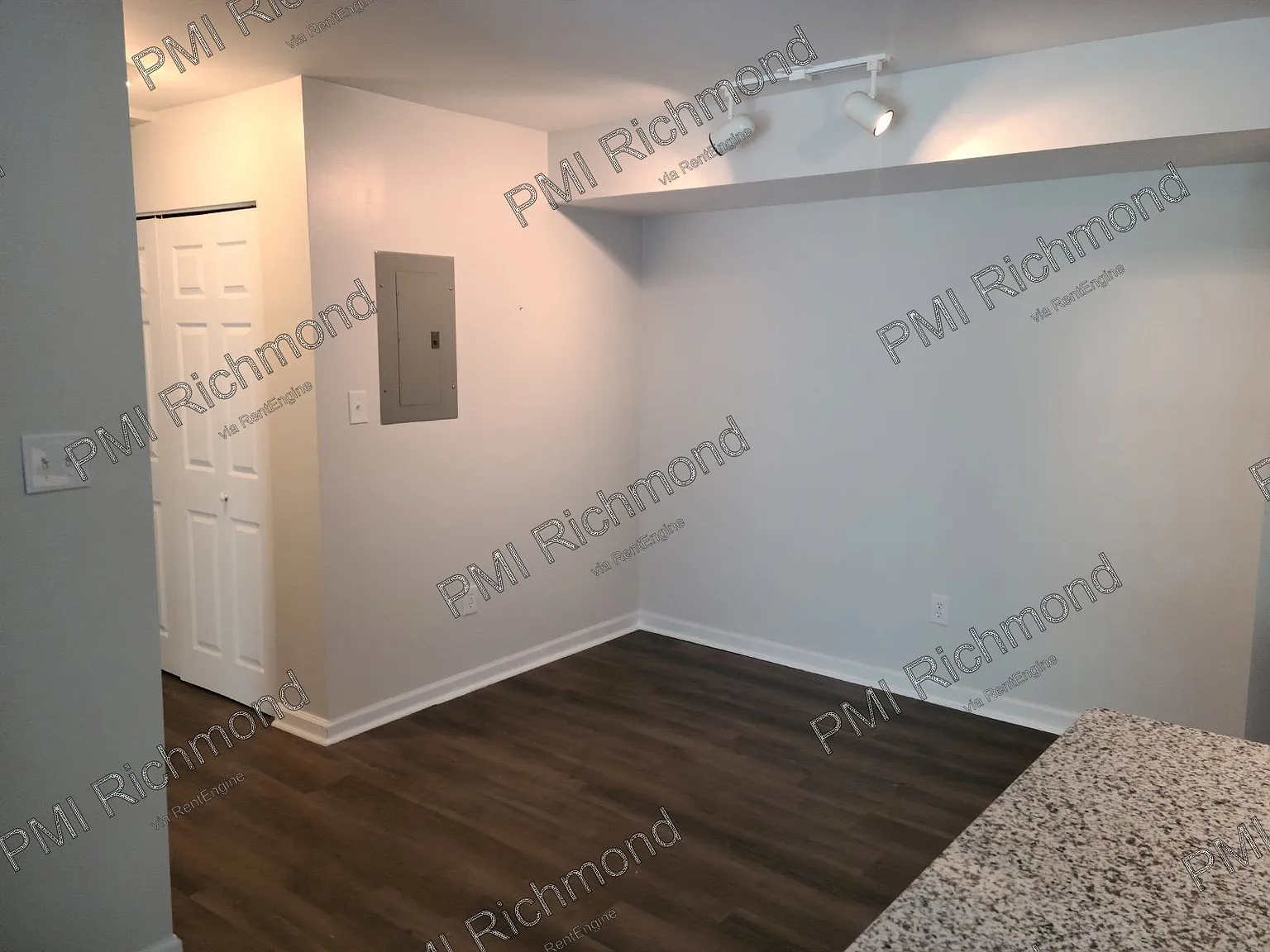 2 bed, 2.0 bath, 1431 sqft, $1,975 — Photo 3